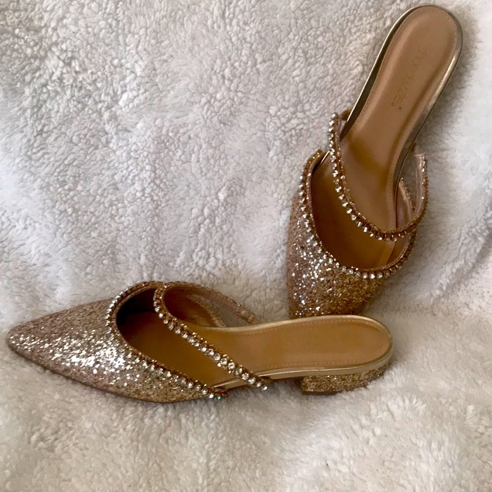 Shoe Dazzle Women’s Size 10 Golden Jeweled Flat